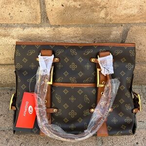 NWT Diophy Brown Purse!